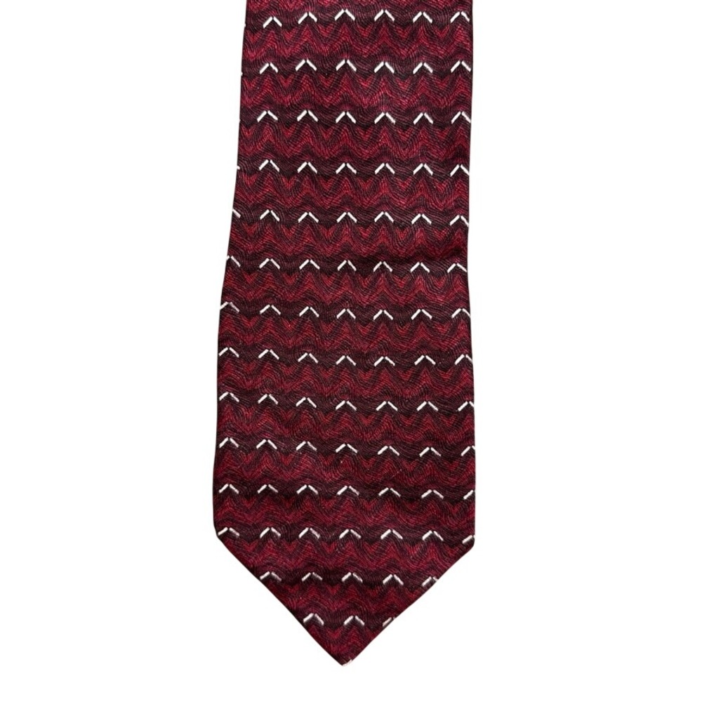 Johnston & Murphy Mens Silk Tie Burgundy Red Chevron Geometric Hand Made Necktie